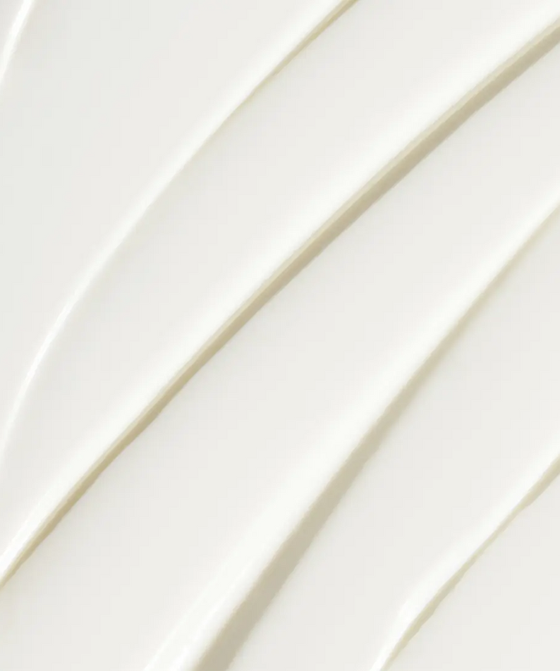 Texture of HERA UV Protector Extreme-Force Leports SPF50+PA++++ cream with smooth white consistency