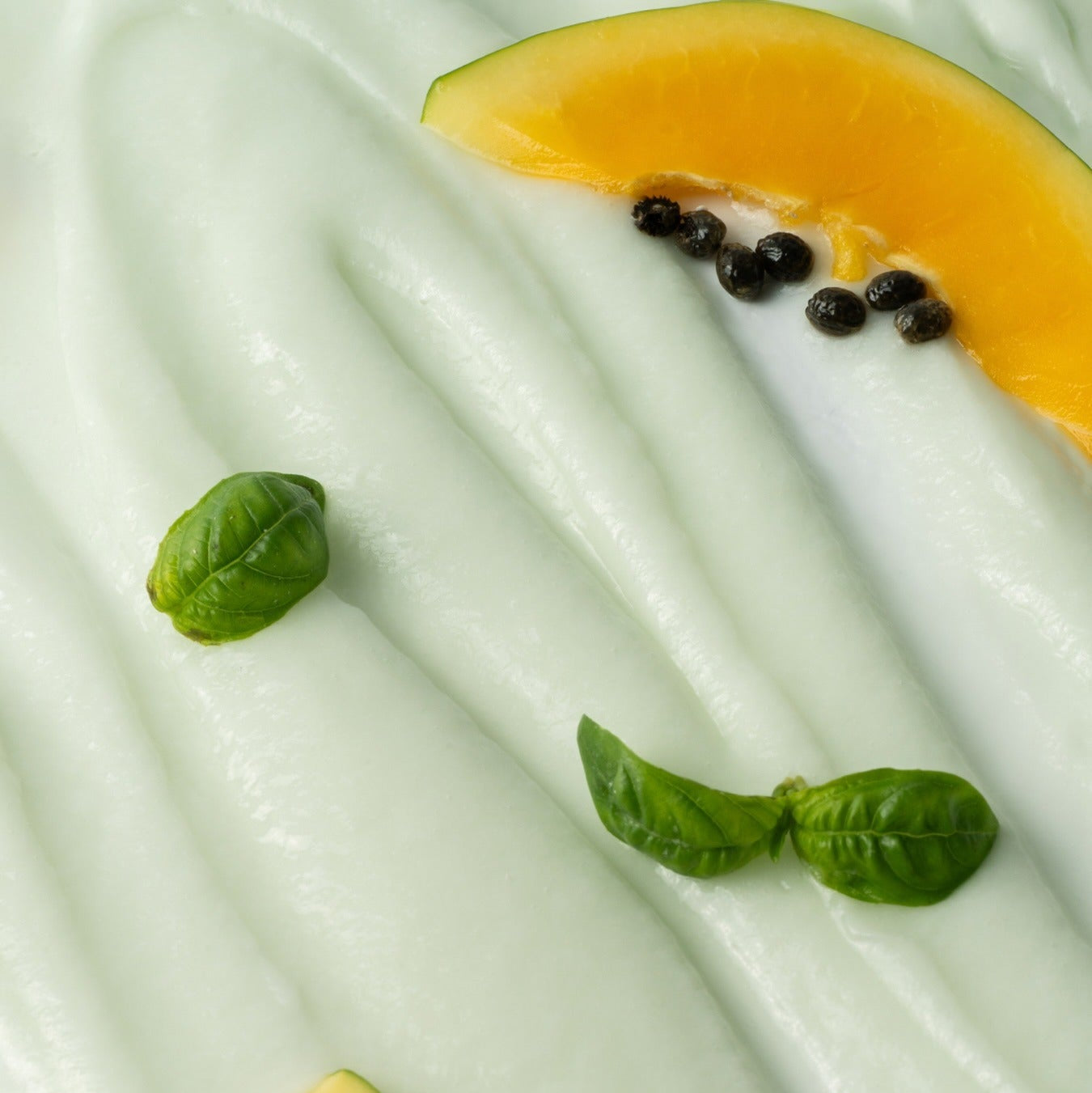HERBLOOM Green Papain Soft Peeling Gel 120g with papaya slice and green leaves