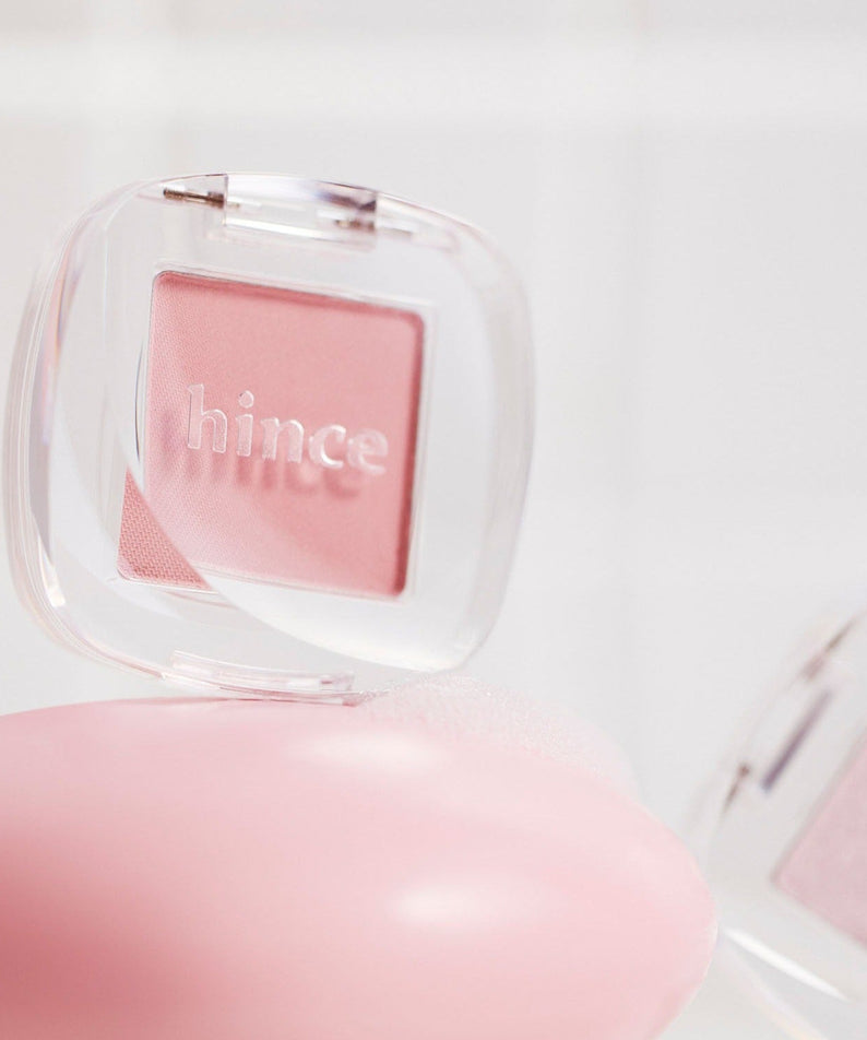 HINCE Single Eyeshadow in soft pink shade with clear compact, showcasing premium makeup for vibrant and lasting eye color application.