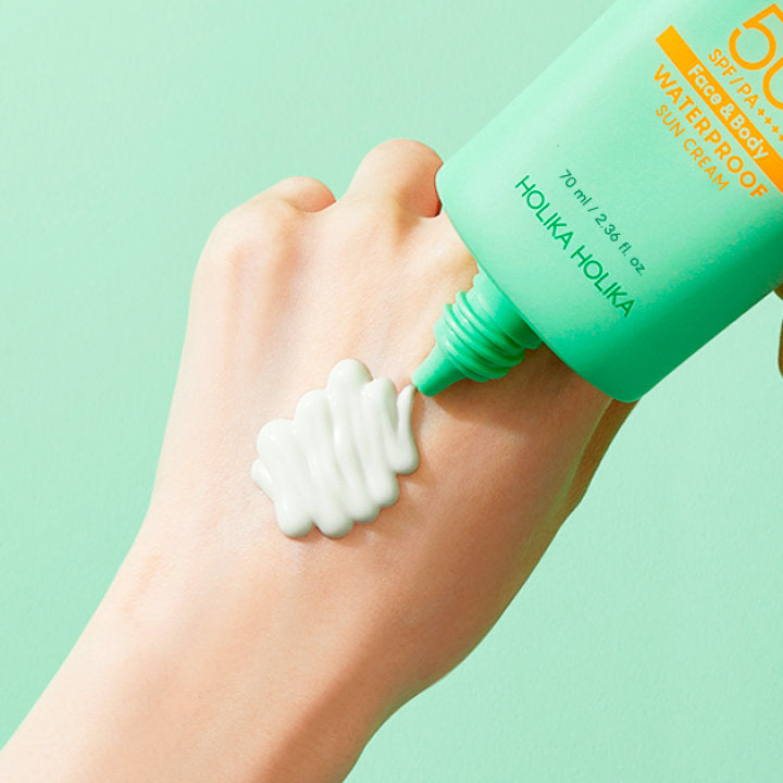 HOLIKA HOLIKA Aloe Cica Waterproof Sunscreen 70ml being applied to hand