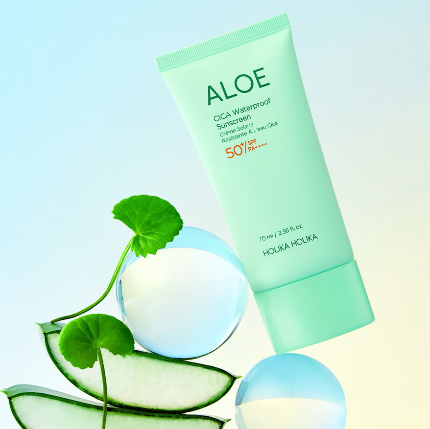 HOLIKA HOLIKA Aloe Cica Waterproof Sunscreen 70ml tube with aloe vera leaves and water droplets on a gradient background.