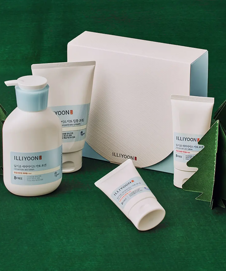 ILLIYOON Ceramide Ato Duo SET displayed with packaging and skincare bottles on a green background