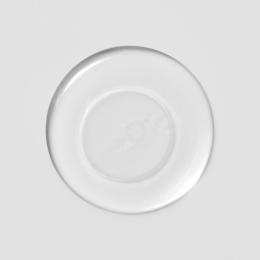 Clear liquid product sample of ILLIYOON Gentle Deep Lip & Eye Remover 140ml on a white background.