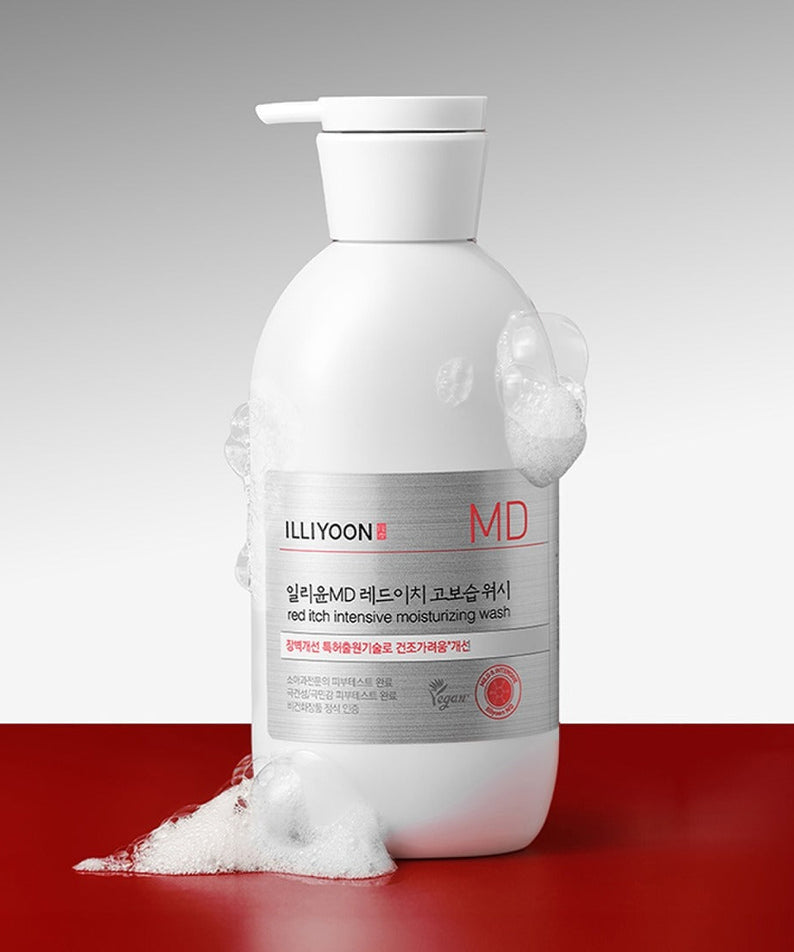 Bottle of ILLIYOON Redich High Moisture Wash 470g on a red surface with foam.