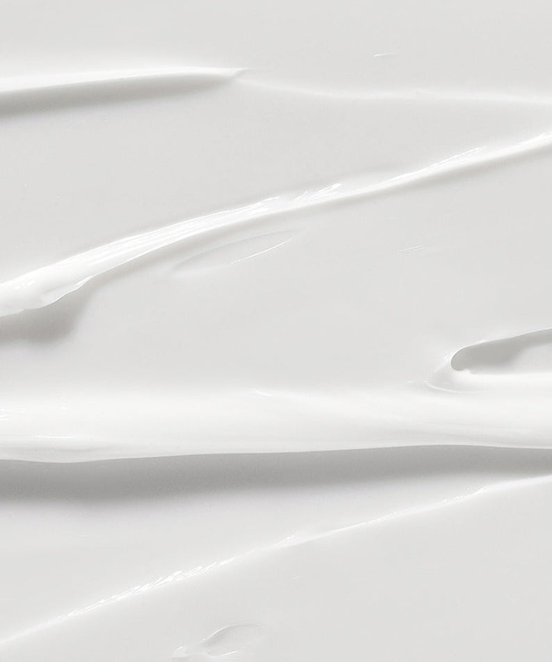Texture of ILLIYOON Ultra Repair Intensive Care Cream 200ml showing smooth and rich cream consistency.