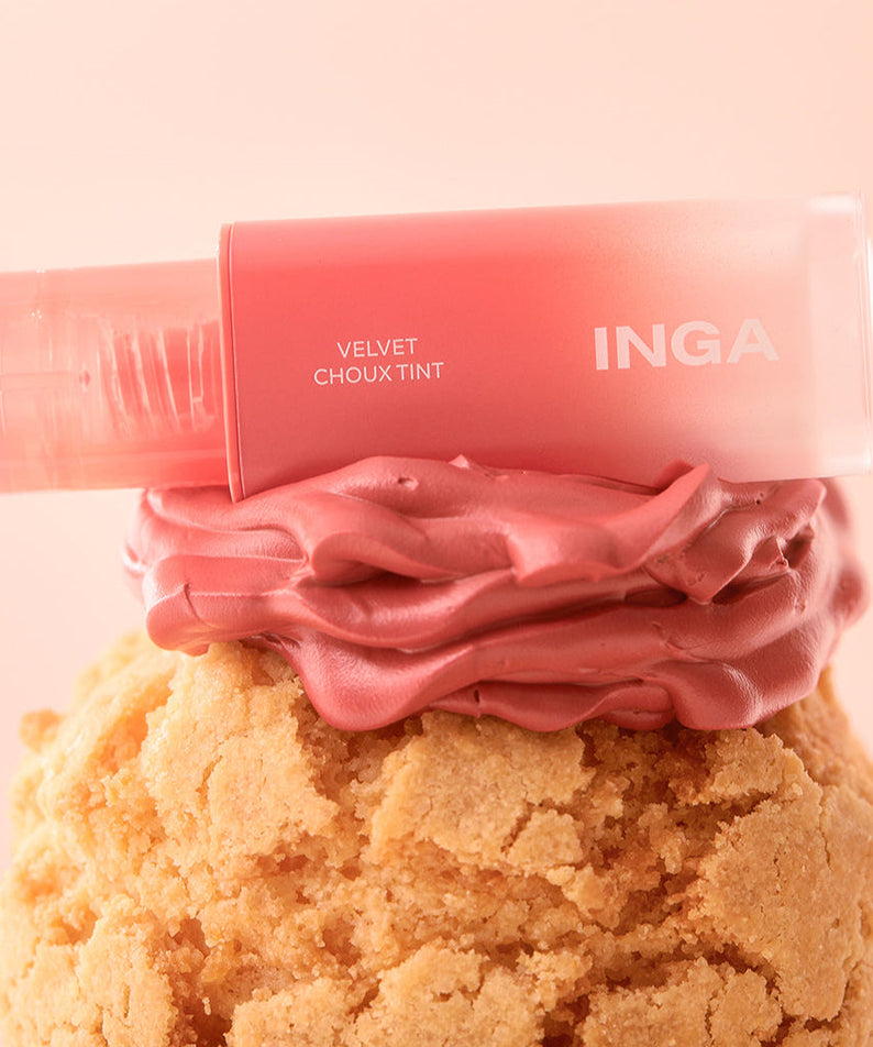 INGA Velvet Stain tube placed stylishly on a dessert-like base
