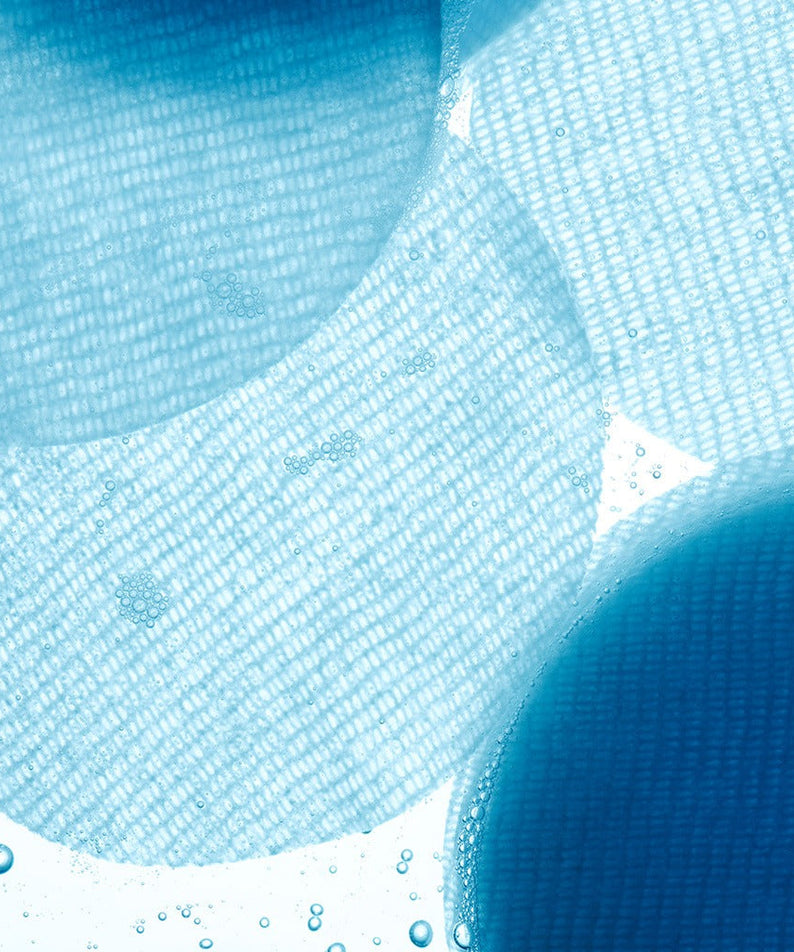 ISNTREE Hyaluronic Acid ZINC Cooling Pad 60 Sheets texture close-up
