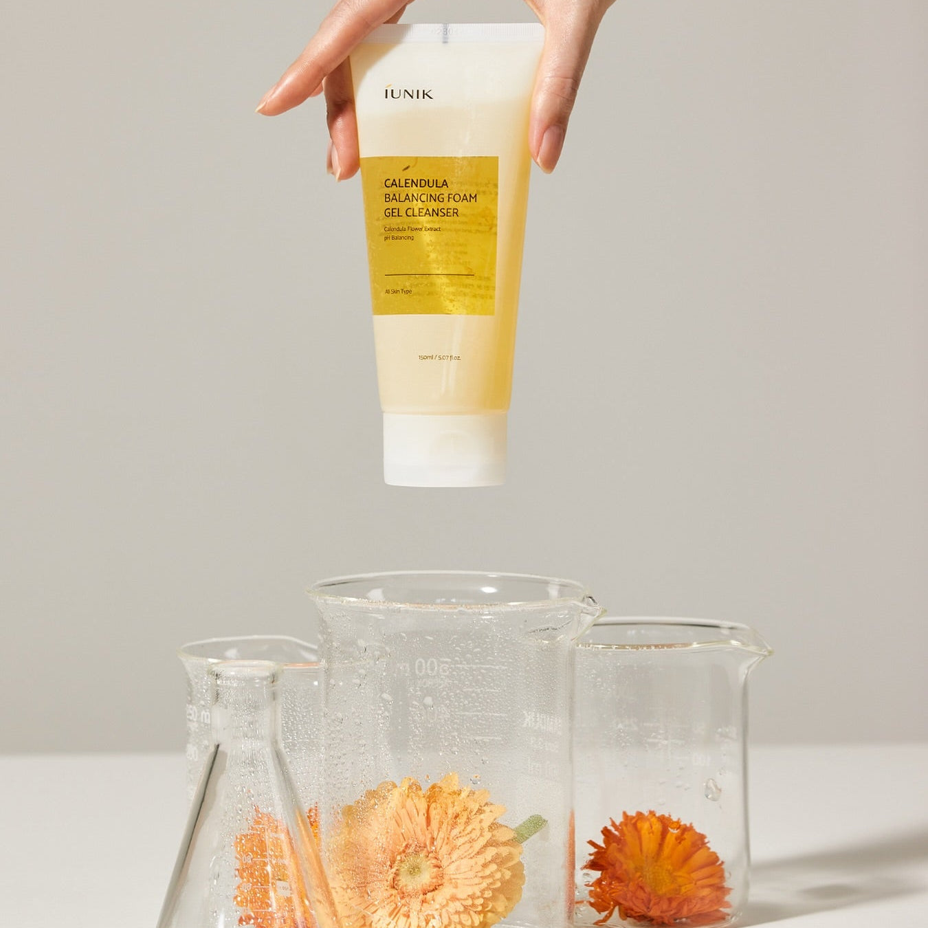 Iunik Calendula Balancing Foam Gel Cleanser 150ml