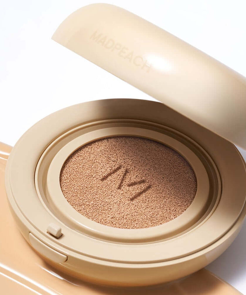 IVI MAD PEACH Plain Velvet Matte Cushion in open case, showcasing the texture and color, perfect for smooth and matte finish.