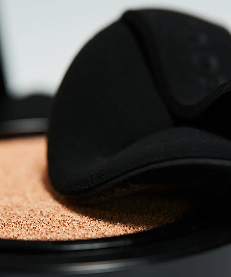 Close-up of JAVIN DE SEOUL Wink Cushion Glow 16g showcasing cushion texture with applicator sponge.