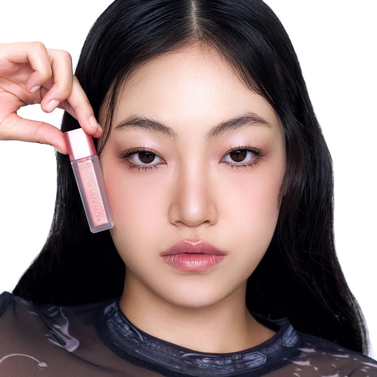 Model showcasing JAVIN DE SEOUL Wink Eye Shimmer Light, highlighting eye makeup brilliance.