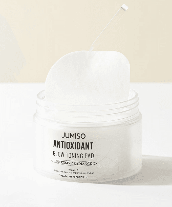 JUMISO Antioxidant Glow Toning Pads 70 Sheets in open container, showcasing product packaging and pad design.