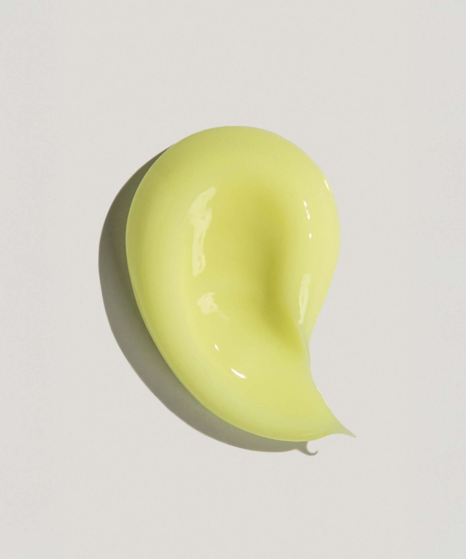 Texture of KAINE Caffetinal Cream 50ml against a neutral background