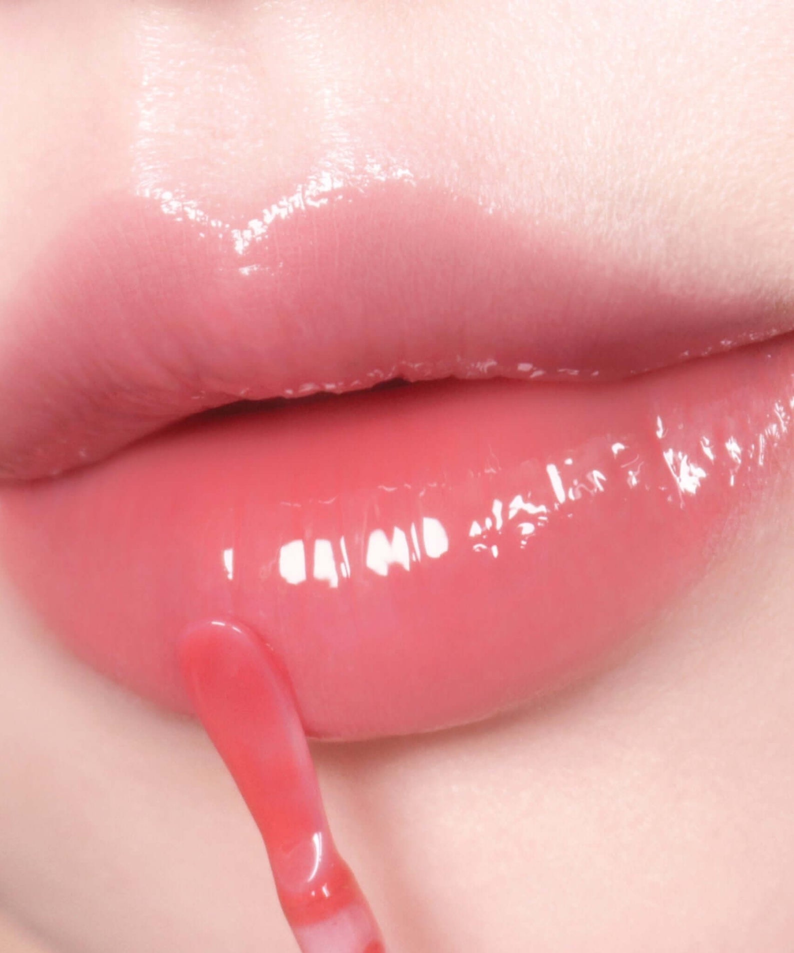Close-up of lips using KEEP IN TOUCH Chili Jelly Lip Plumper
