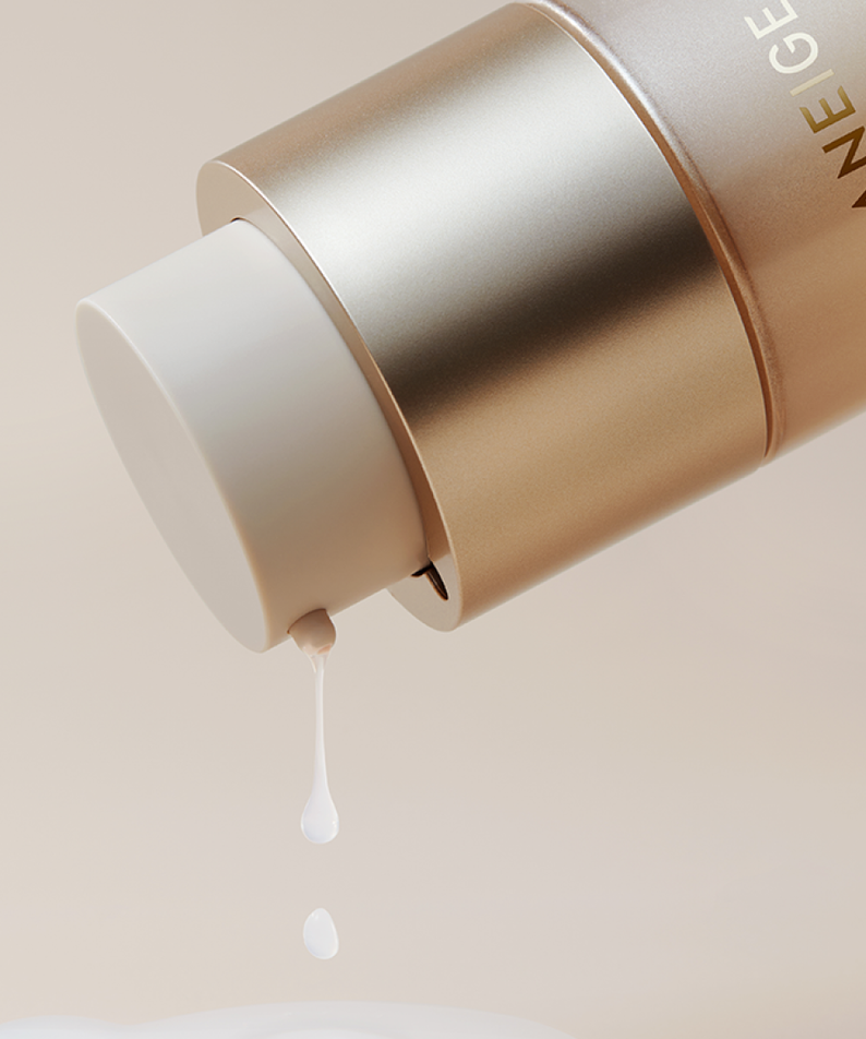 LANEIGE Perfect Renew 3X Skin Refiner Advanced 150ml bottle dispensing product with creamy texture, luxury skincare packaging