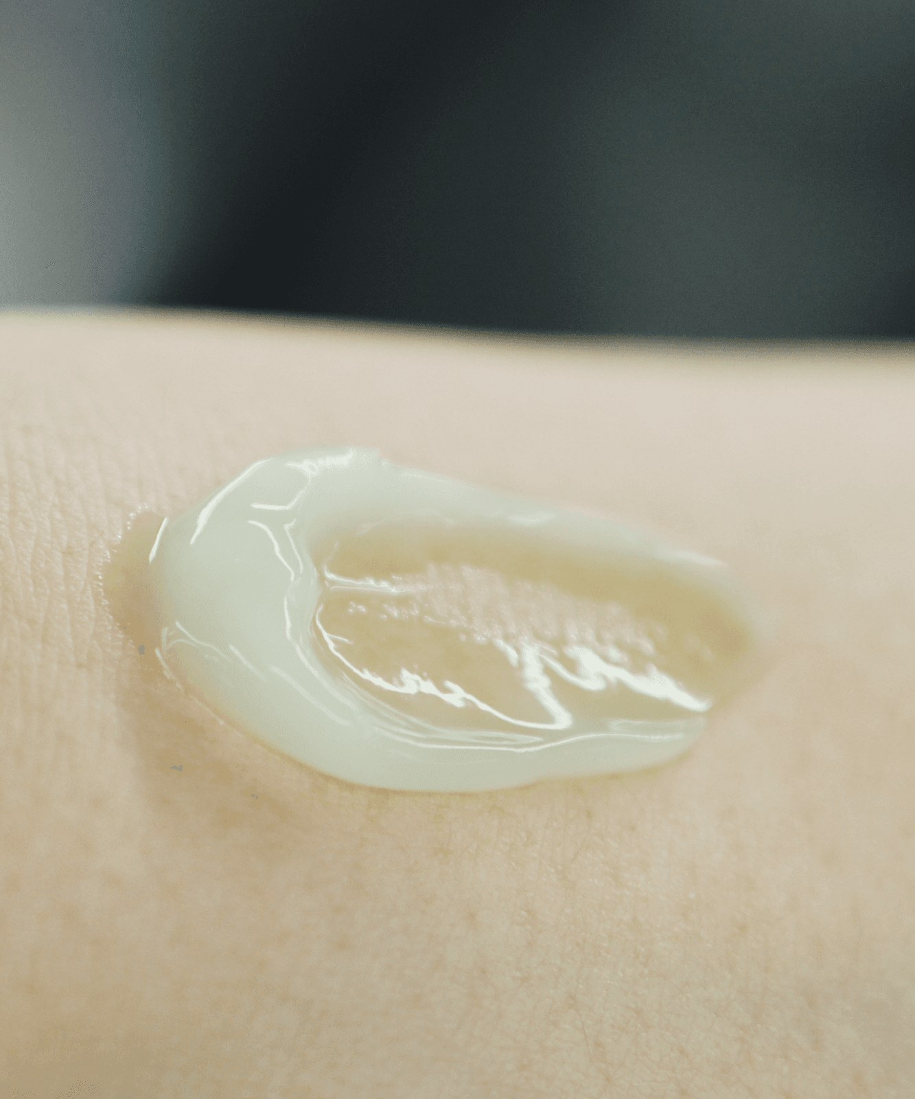 LAZY SOCIETY Cica Aftershave Lotion 100ml sample texture on skin by Gentleman Korea, soothing cica aftershave for men