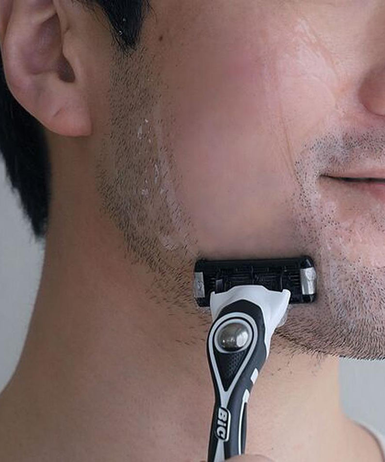 LAZY SOCIETY Cica Shaving Gel 2.3 250ml applied while a gentleman shaves with a razor – Gentleman Korea male skincare product for sensitive skin