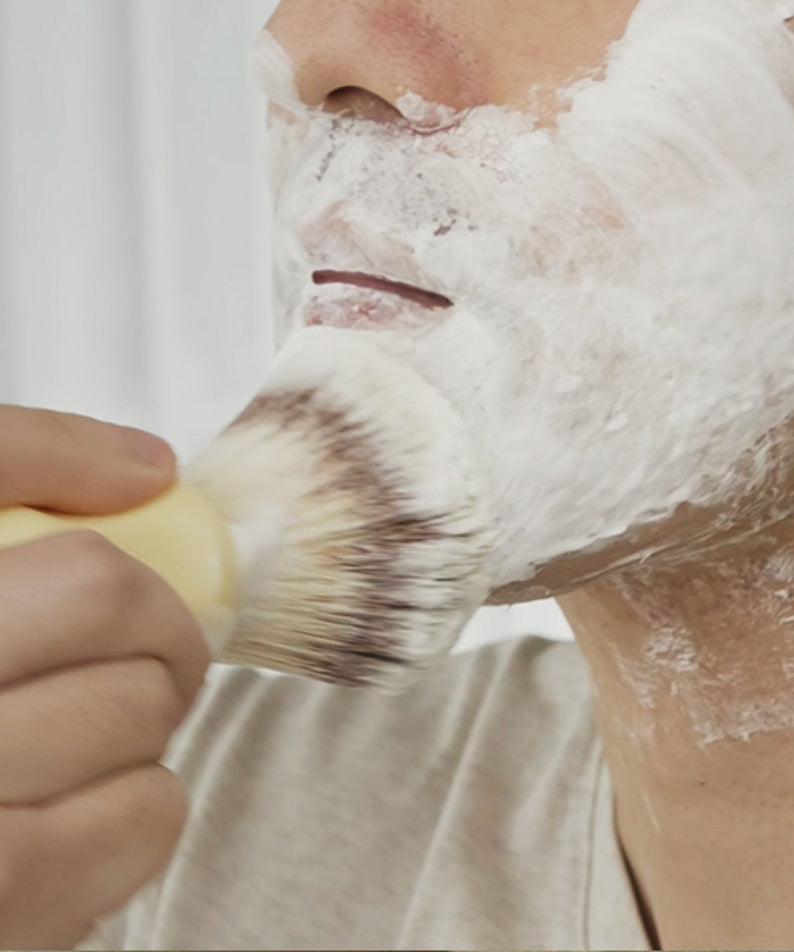 LAZY SOCIETY Classic Shaving Brush used by Gentleman Korea to apply rich shaving foam for a smooth gentleman shave