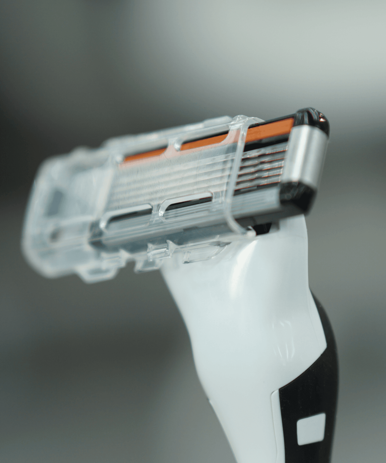 LAZY SOCIETY Shaving Set 24 Packs razor close-up for gentleman skincare by Gentleman Korea, 24-pack men’s shaving set