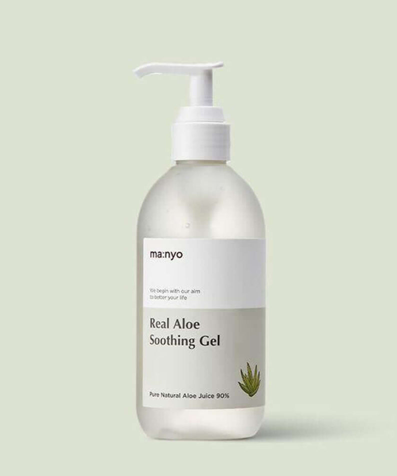 MANYO Real Fresh Aloe Soothing Gel 300ml bottle with pump dispenser on a light background