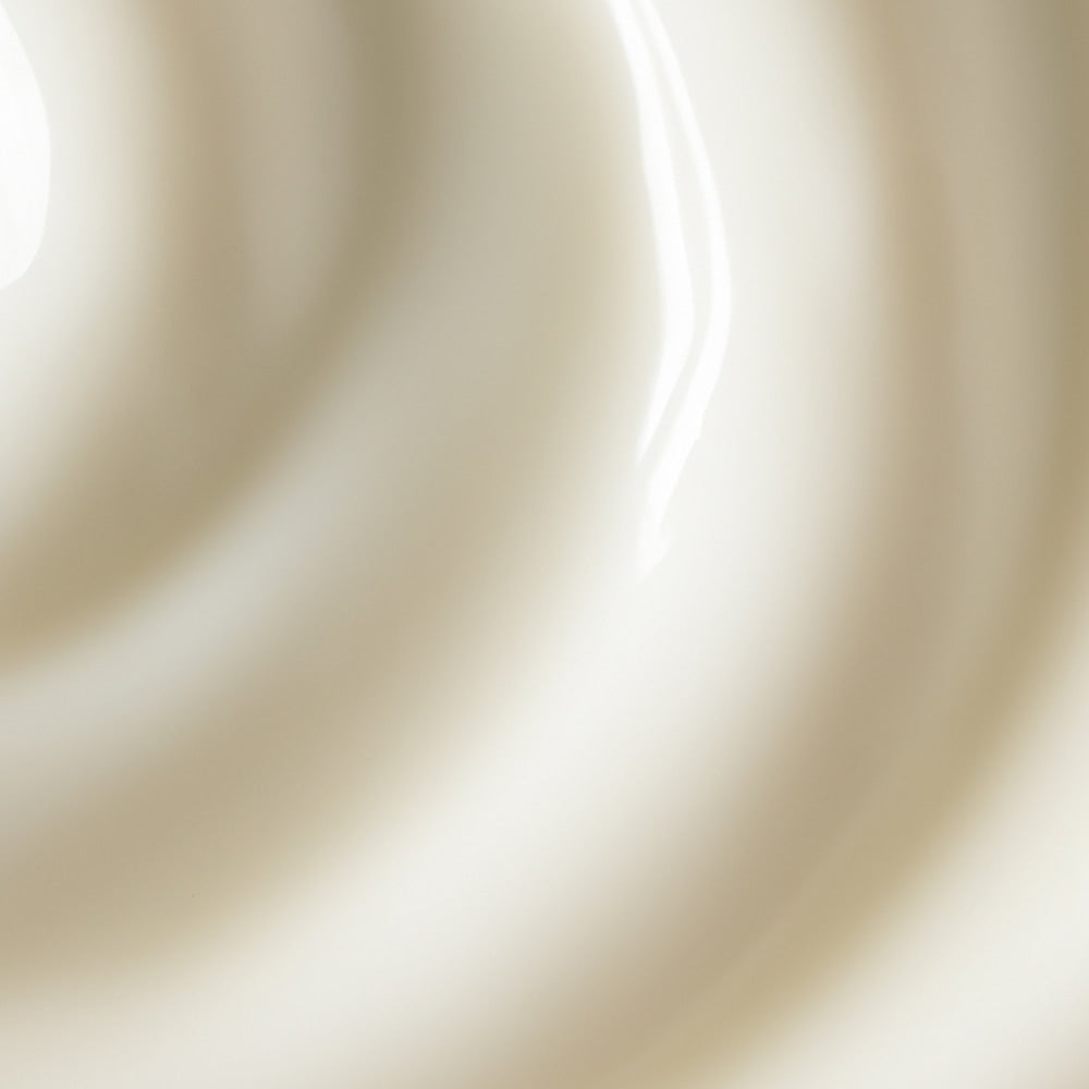 Texture of MARSHIQUE Yam Moisture Nourishing Cream 60ml, showcasing its creamy consistency.