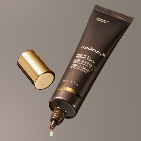 MEDICUBE Deep Vita A Retinol Serum 30ml with an open cap showing the product texture