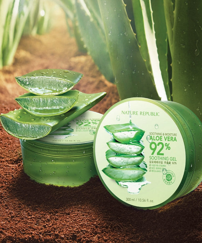 NATURE REPUBLIC - Gel Adoucissant - Soothing&Moisture Aloe Vera 92% 300ml displayed on natural background
