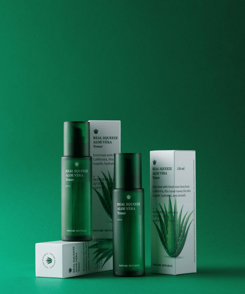 NATURE REPUBLIC Real Squeee ALoe Vera Toner 150ml bottle and packaging on a green background