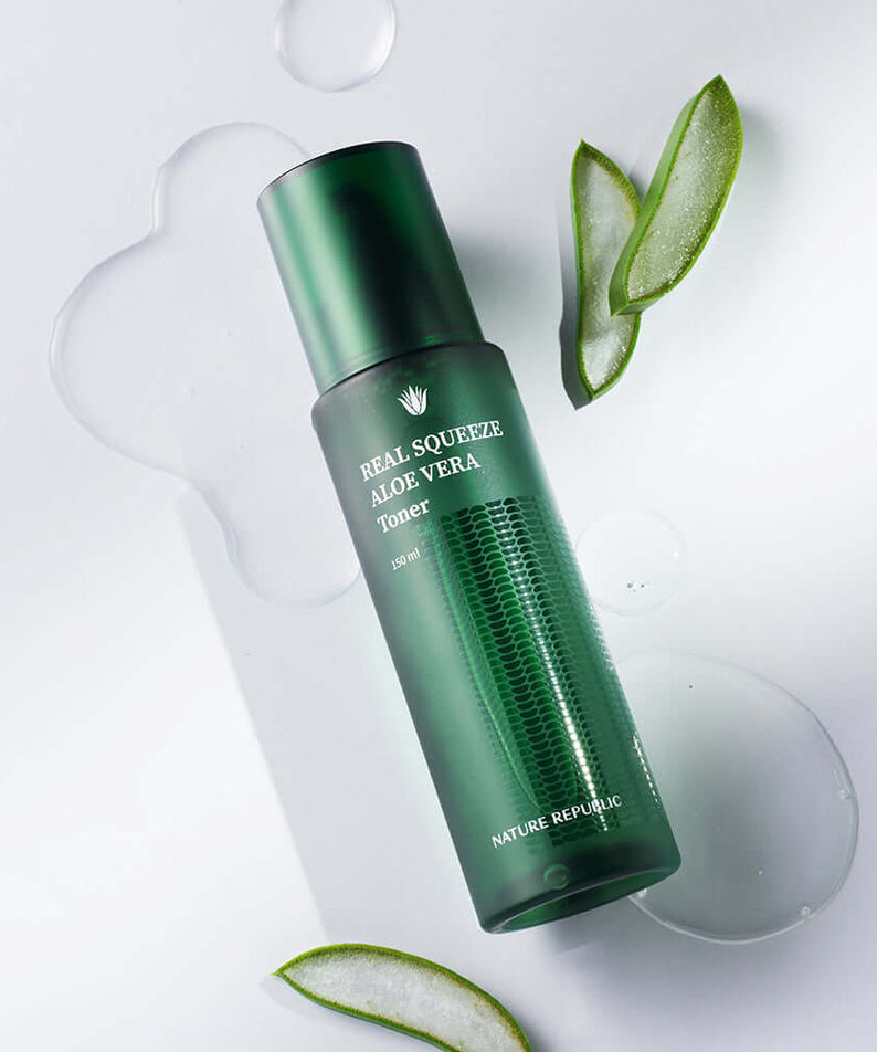 NATURE REPUBLIC Real Squeee ALoe Vera Toner 150ml with aloe slices on white background