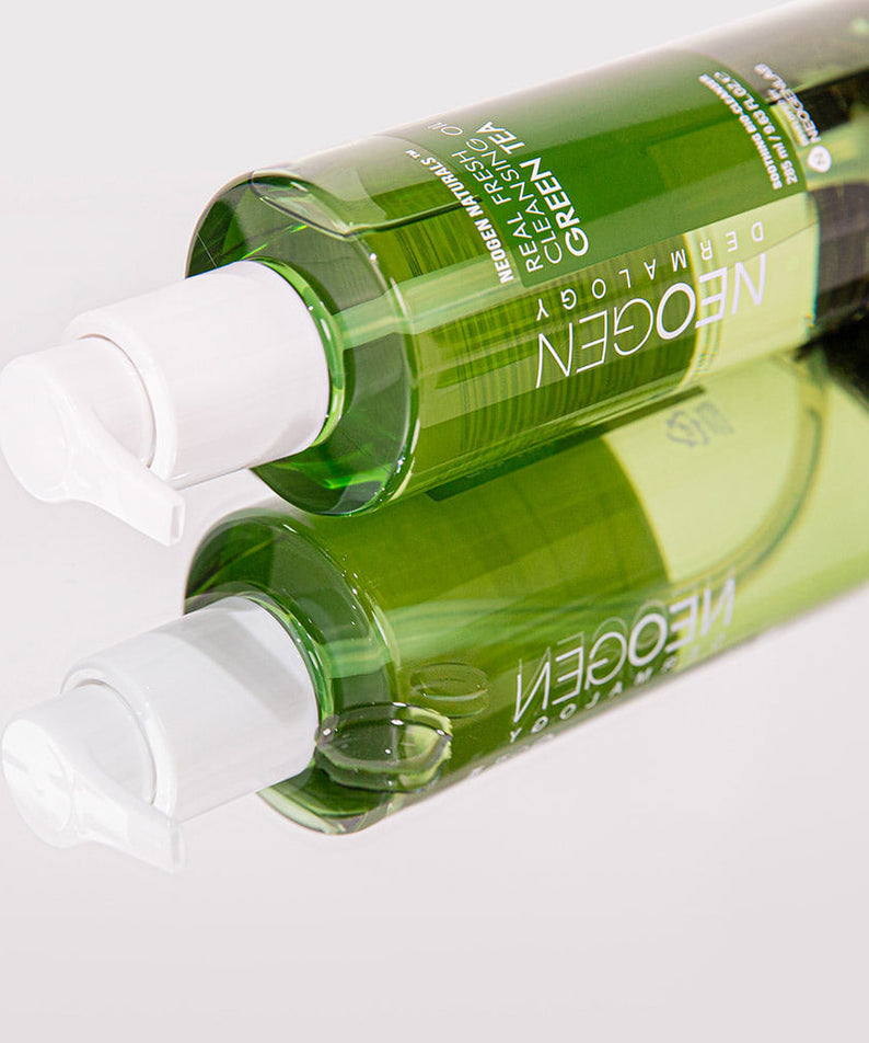 NEOGEN Real Fresh Cleansing Oil Green Tea 285ml bottle with reflective surface display