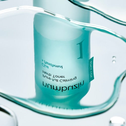 NUMBUZIN No.1 True Clear Toner 300ml bottle against liquid background