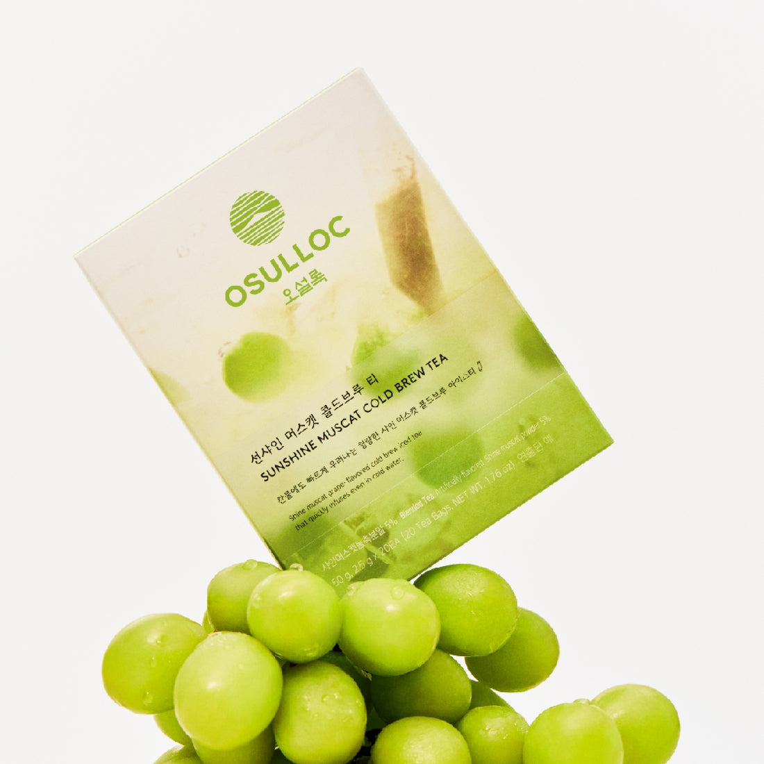 OSULLOC Sunshine Muscat Cold Brew Tea 20 p package with fresh green grapes