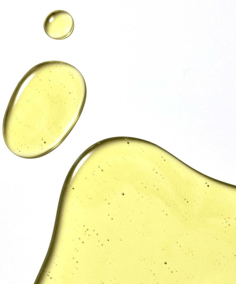 Texture of PARNELL Panthenol 3.29 Heartleaf Calming Toner 200ml showing toner liquid droplets for skincare