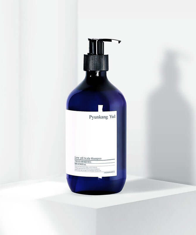 PYUNKANG YUL Low pH Scalp Shampoo 500ml bottle on display, blue packaging with pump dispenser