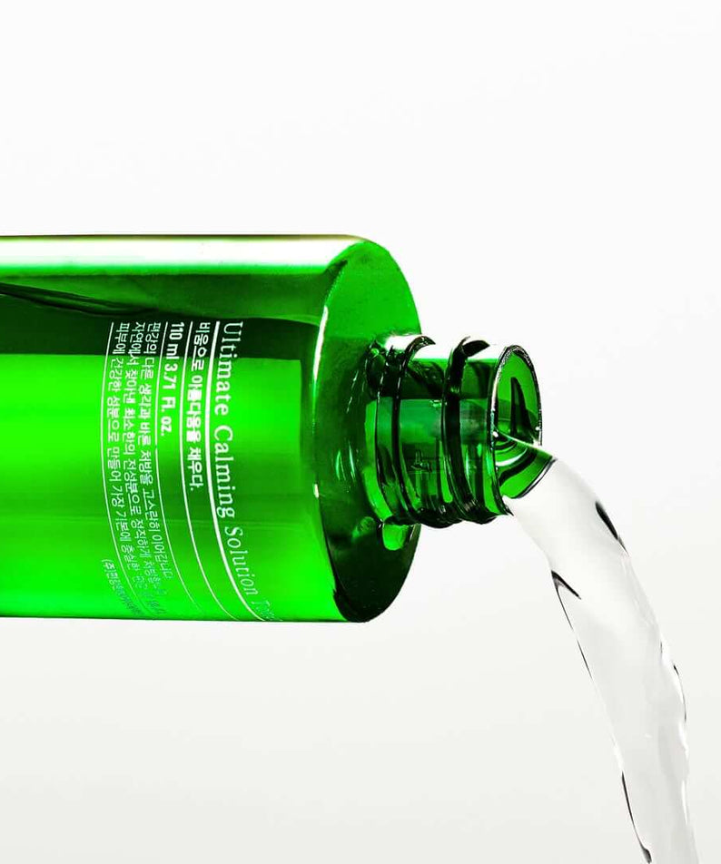 Pouring Pyunkang Yul Ultimate Soothing Solution Toner 110ml from green bottle