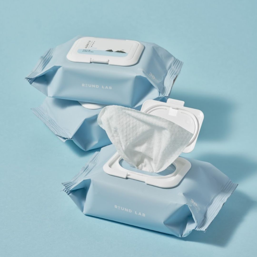 Pack of ROUND LAB 1025 Dokdo Cleansing Tissues on a blue background