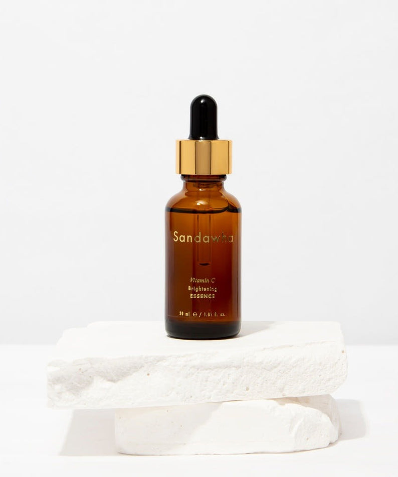 SANDAWHA Vitamin C Whitening Essence 30ml bottle on white background.
