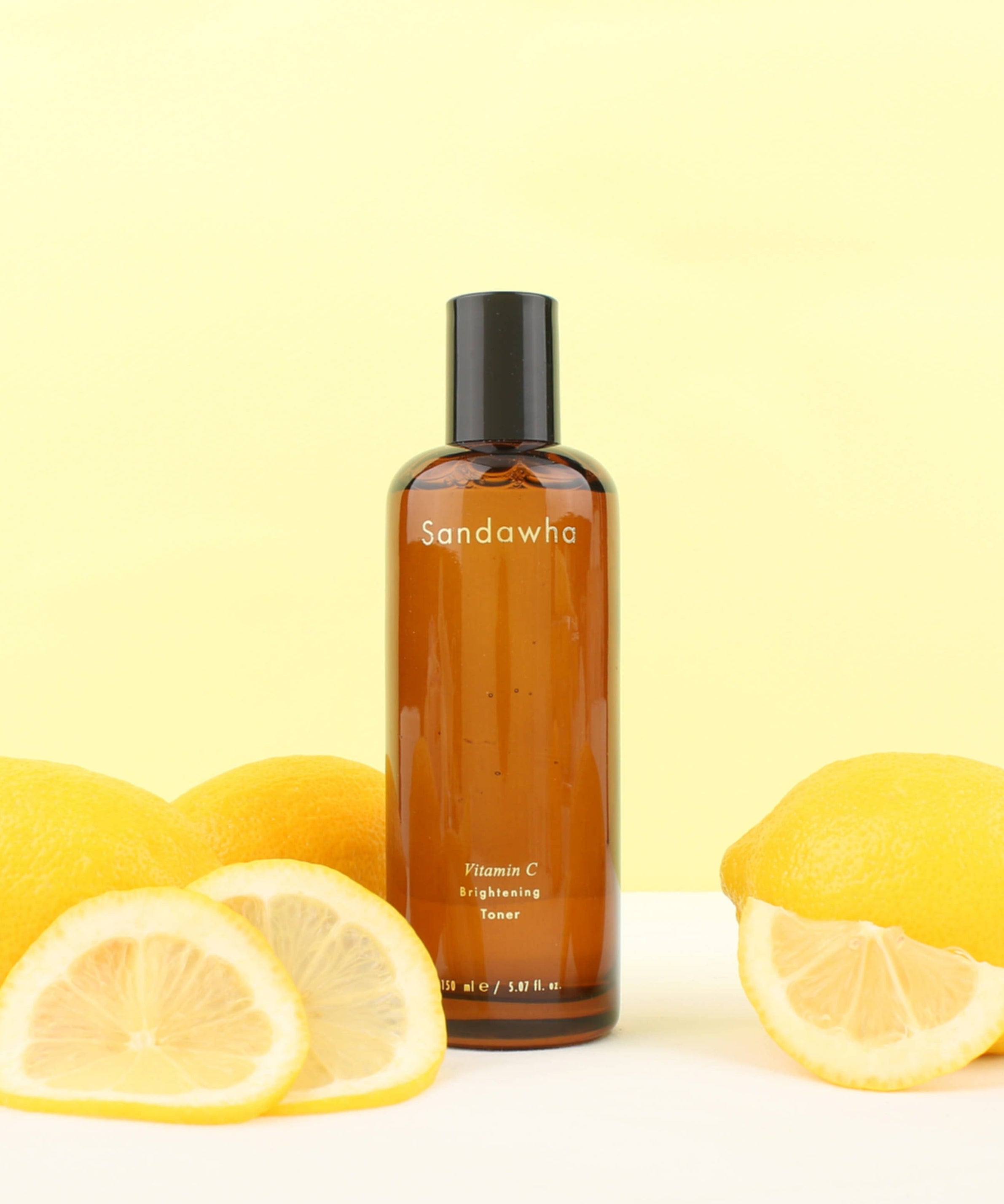 SANDAWHA Vitamin C Whitening Toner 150ml with fresh lemons