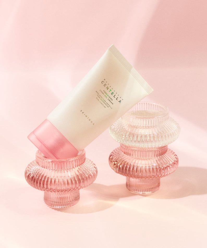 SKIN1004 Madagascar Centella Poremizing Light Gel Cream 75ml showcased on pink glass stands
