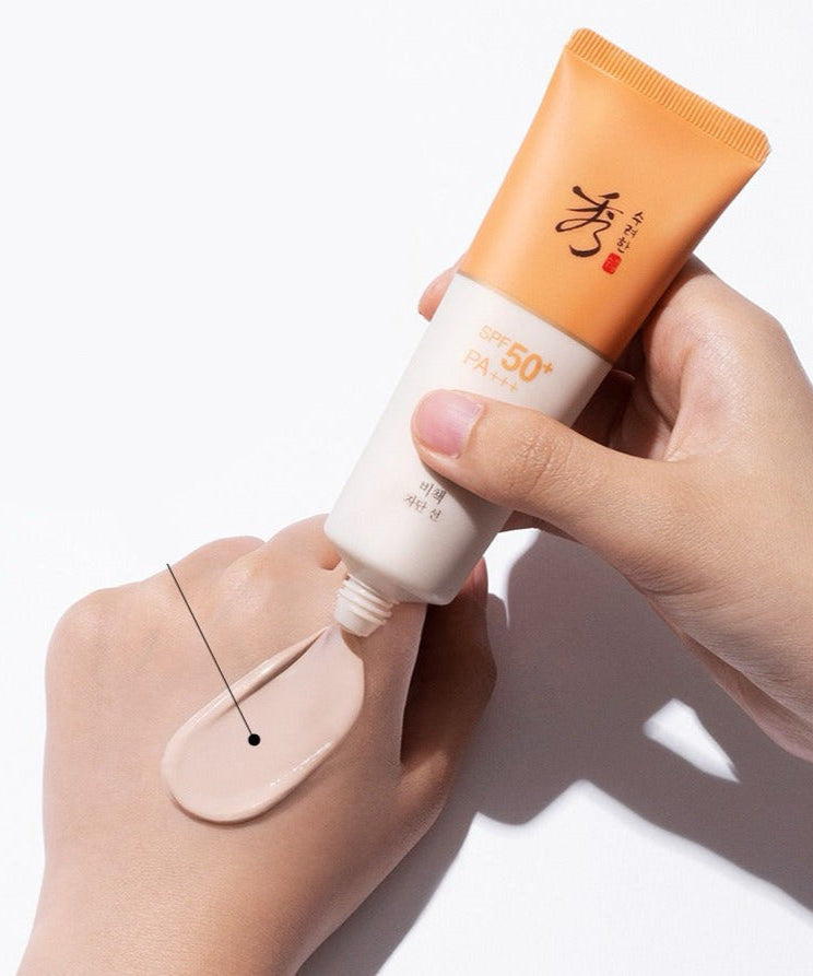 SOORYEHAN Bi-Cheok-Ja-Den Sunscreen 50ml application on hand showing texture and coverage