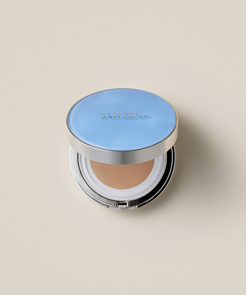 Open SU:M37 Water-full mesh cushion glow on beige background, showing cushion