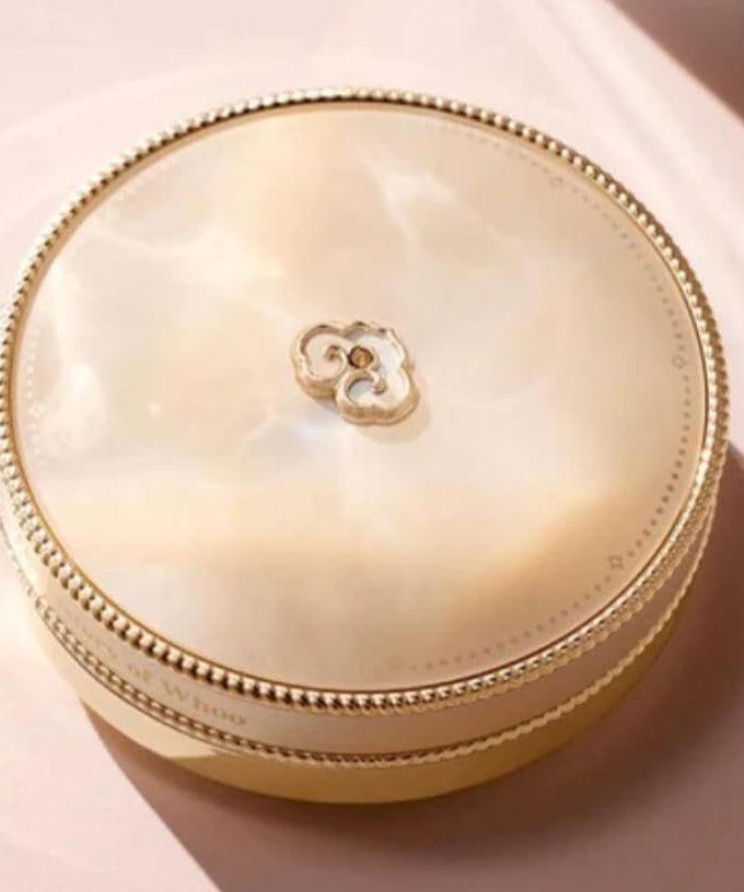 THE WHOO Gong Jin Hyang Mi Luxury Golden Cushion 13g, elegant and radiant compact design