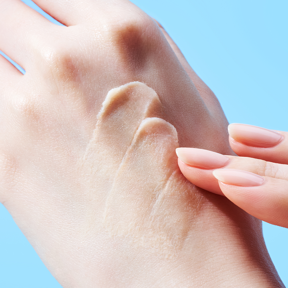 Texture of TOCOBO Vita Airy Sun Primer 35ml on skin showing smooth application.