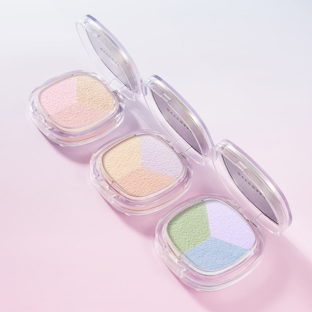 WAKE MAKE Stay Fixer Multi Color Powder 4g in pastel shades, vibrant and versatile for all-day wear, featuring three color palettes.
